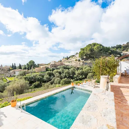 Titina Villa *